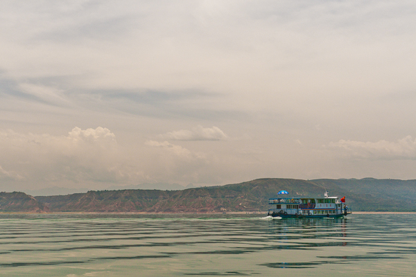 Ferry on the Liujiaxia Reservoir (Yongjing, Gansu)