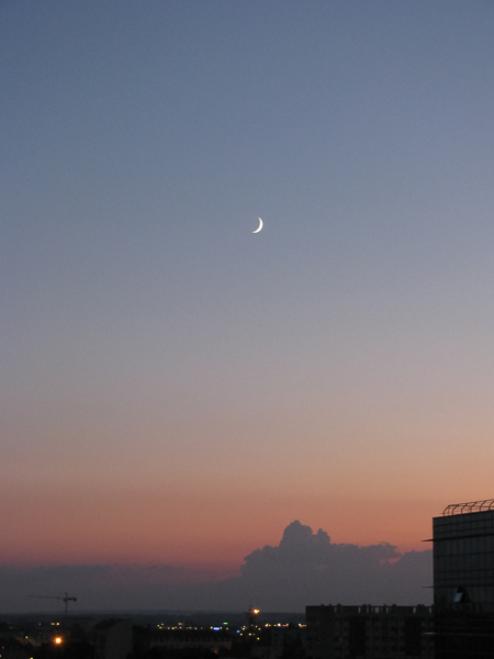 Crescent moon over Rennes (Bretagne)