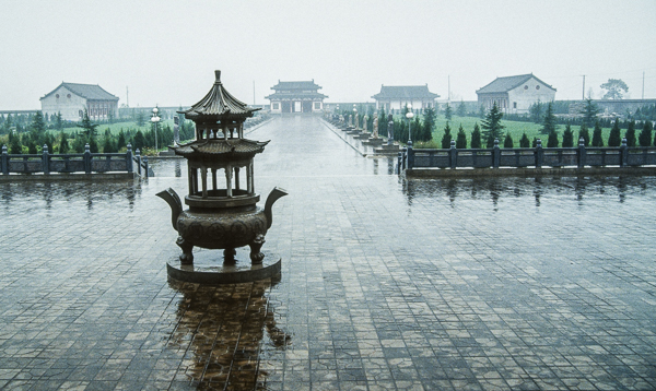 The mausoleum of Li Maozhen (Tang dynasty, Shaanxi)